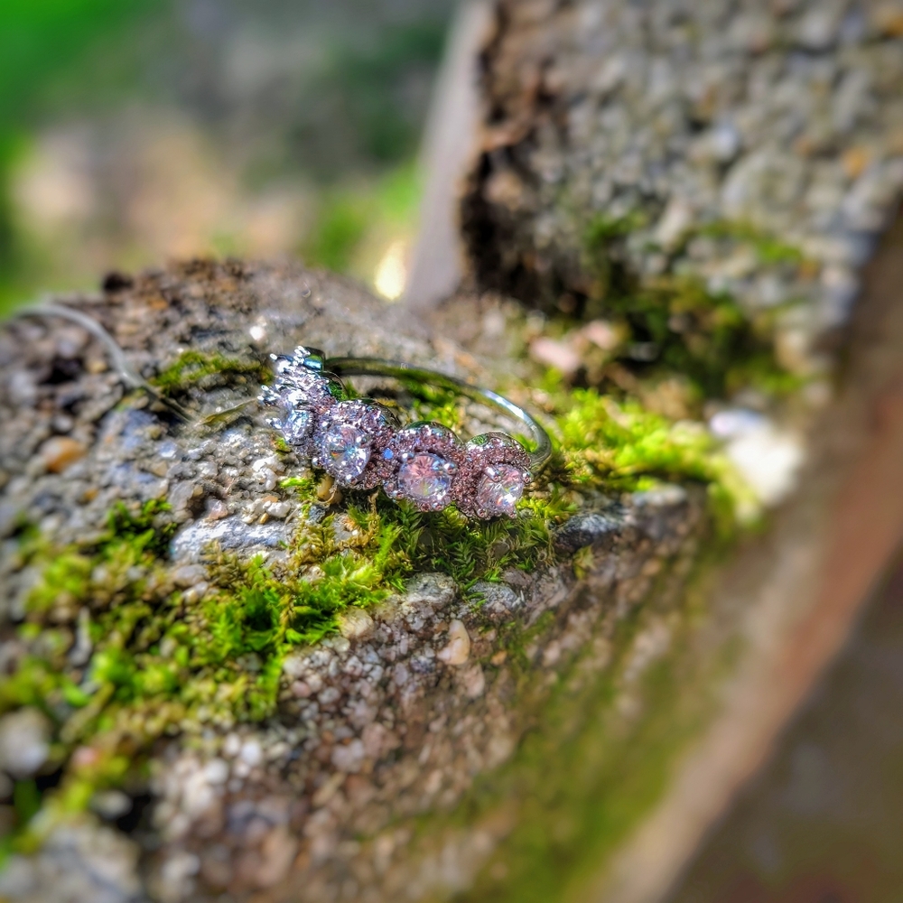 Cold As Ice Diamond Clear Crystal 925 Silver Round Diamond Halo Wedding Ring - Picture 5 of 16